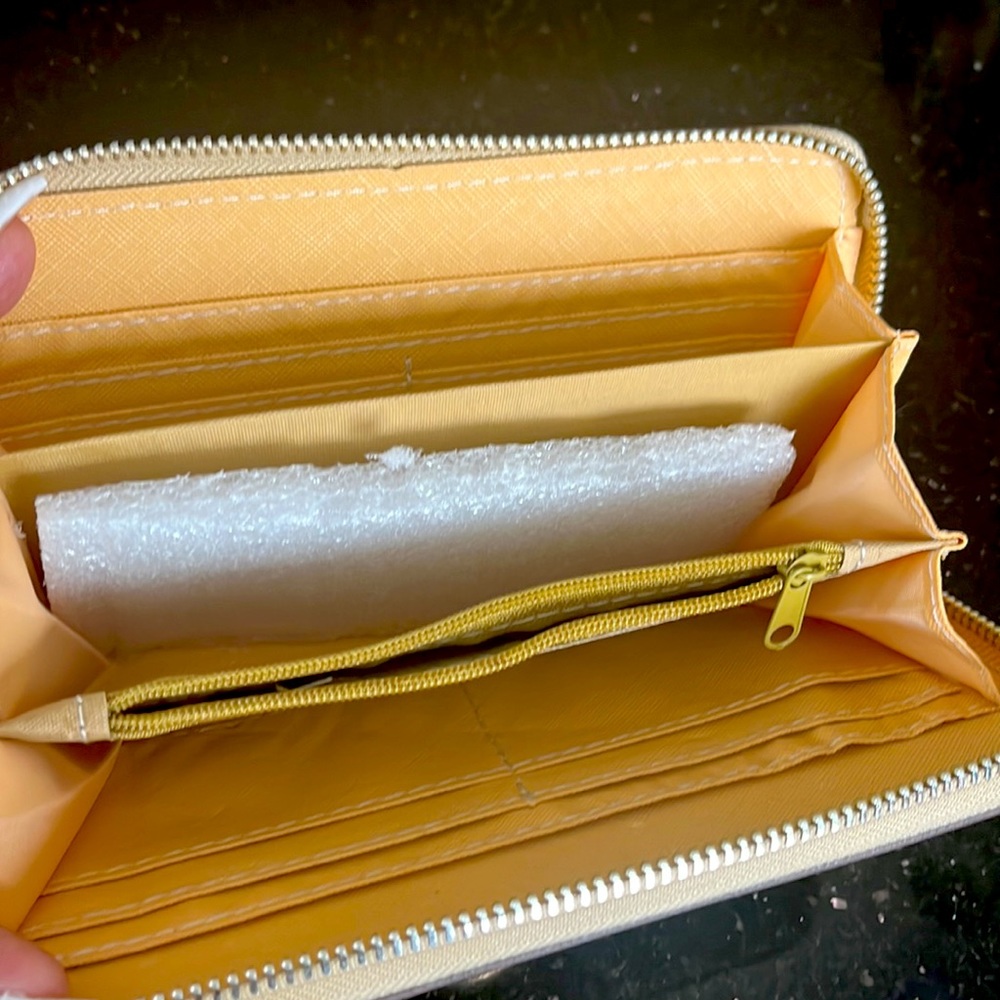 Wallet - Picture 5 of 5